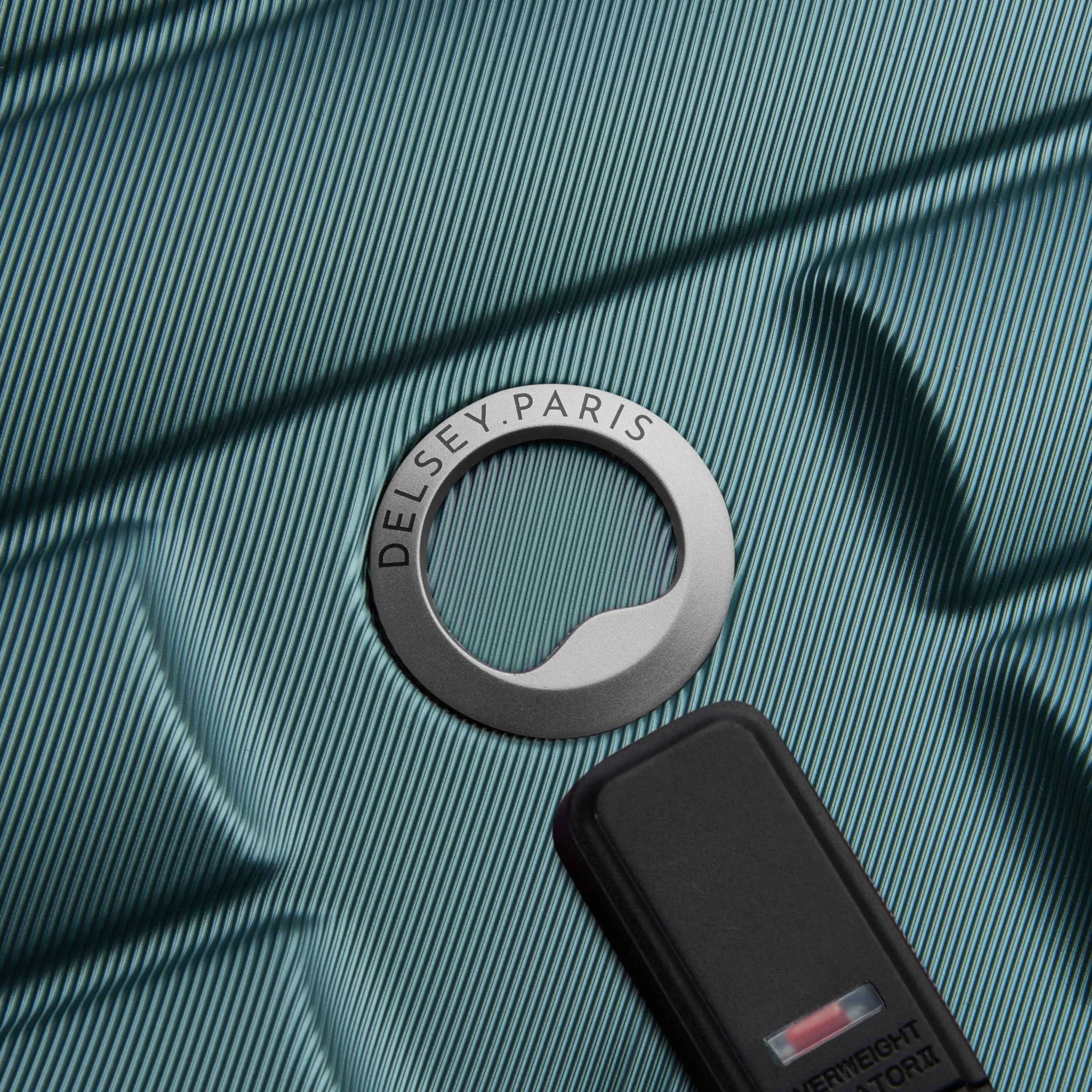 SHADOW 5.0 - Medium Spinner Trunk