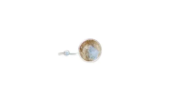 Sterling Silver Ring with Disc in Labradorite