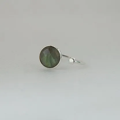 Sterling Silver Ring with Disc in Labradorite